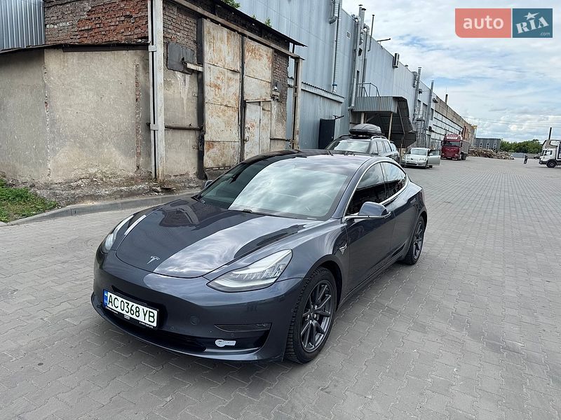 Седан Tesla Model 3 2018 в Луцьку