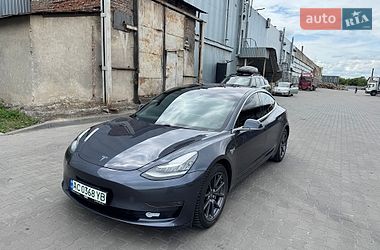 Tesla Model 3  2018