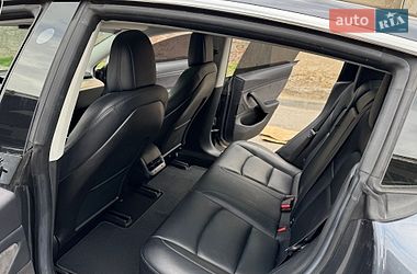 Седан Tesla Model 3 2018 в Луцьку