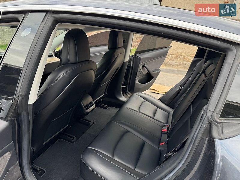 Седан Tesla Model 3 2018 в Луцьку