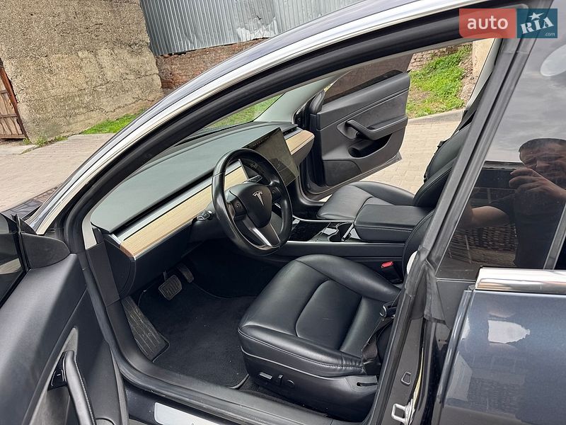 Седан Tesla Model 3 2018 в Луцьку