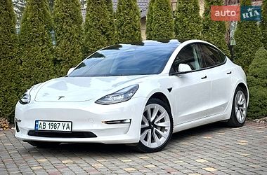 Tesla Model 3  2022