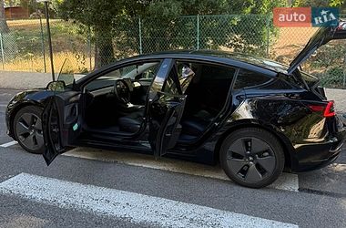 Tesla Model 3  2022