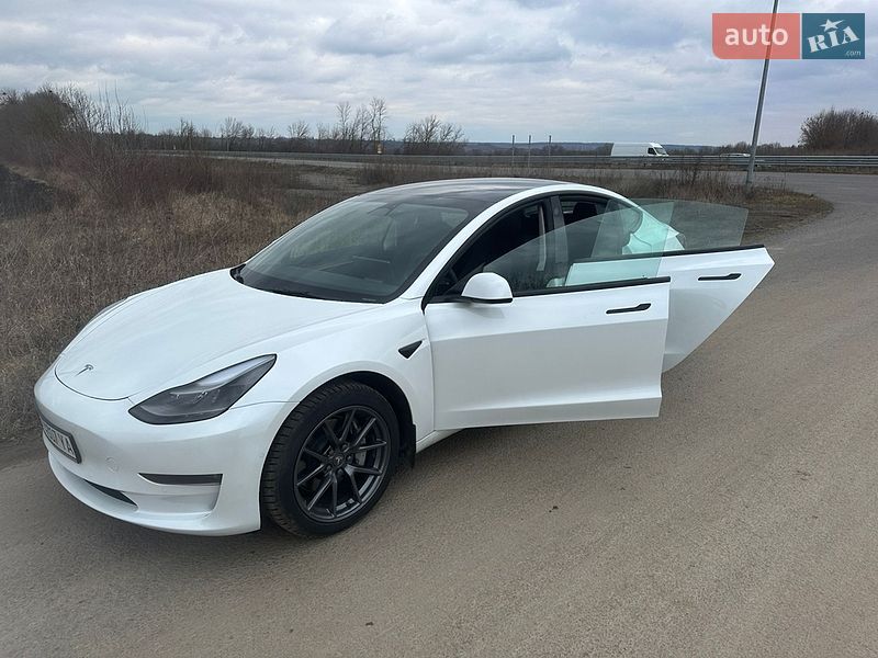Tesla Model 3 2022