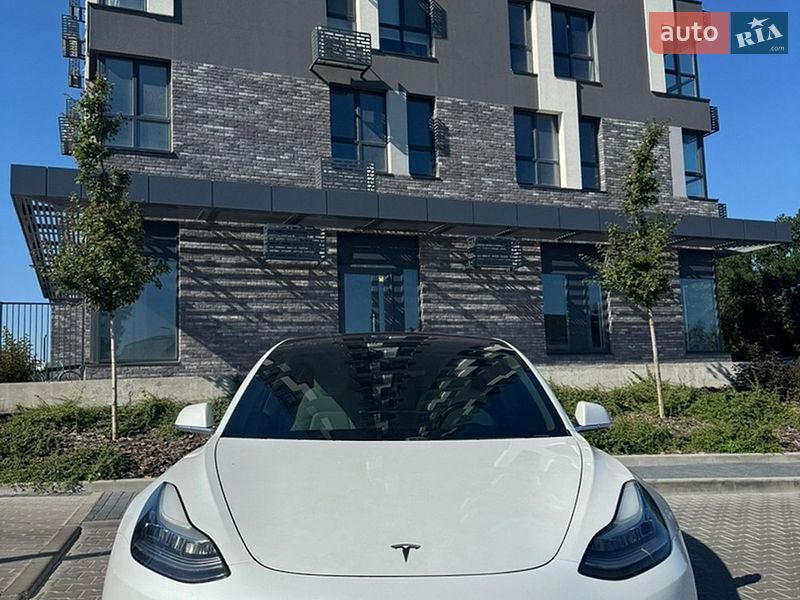 Tesla Model 3 2019