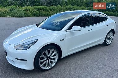 Tesla Model 3  2020