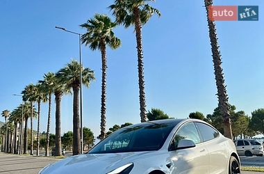 Tesla Model 3  2021
