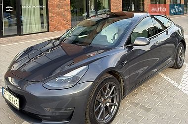 Tesla Model 3  2022