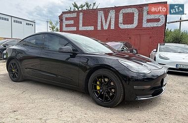 Tesla Model 3  2021