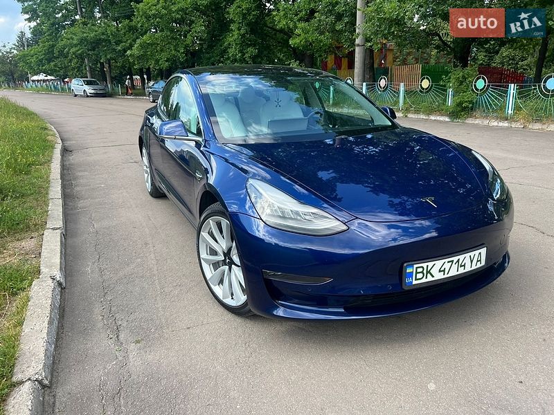 Седан Tesla Model 3 2018 в Киеве Седан Tesla Model 3 2018 в Киеве