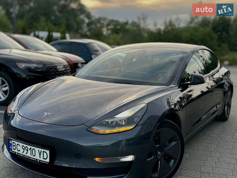 Tesla Model 3 2022