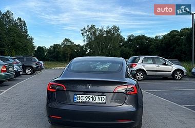 Седан Tesla Model 3 2022 в Львове