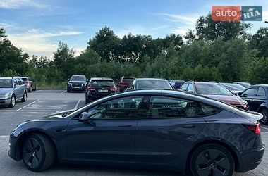 Седан Tesla Model 3 2022 в Львове