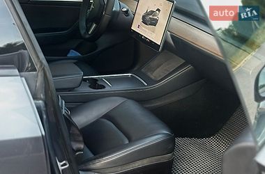 Седан Tesla Model 3 2022 в Львове