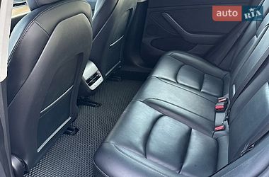 Седан Tesla Model 3 2022 в Львове