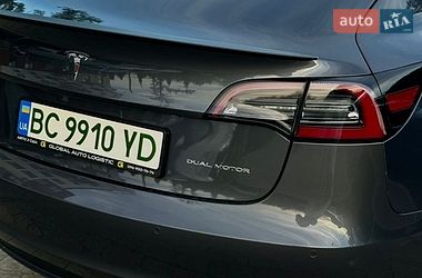 Седан Tesla Model 3 2022 в Львове