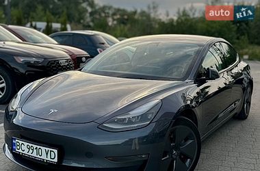 Седан Tesla Model 3 2022 в Львове