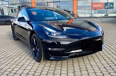 Tesla Model 3  2022