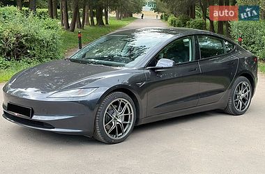 Tesla Model 3  2025