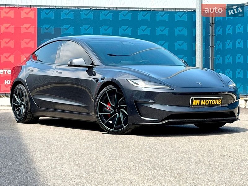 Tesla Model 3 2024