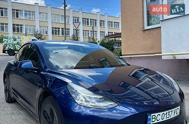 Tesla Model 3  2019