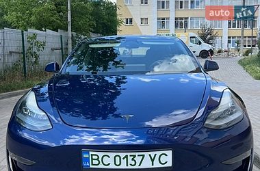 Седан Tesla Model 3 2019 в Львові