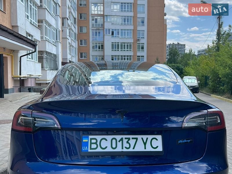 Седан Tesla Model 3 2019 в Львові