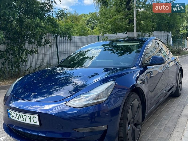 Седан Tesla Model 3 2019 в Львові