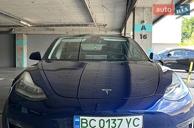 Седан Tesla Model 3 2019 в Львові