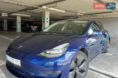Седан Tesla Model 3 2019 в Львові