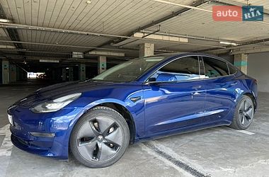 Седан Tesla Model 3 2019 в Львові