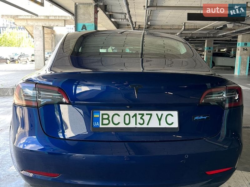 Седан Tesla Model 3 2019 в Львові