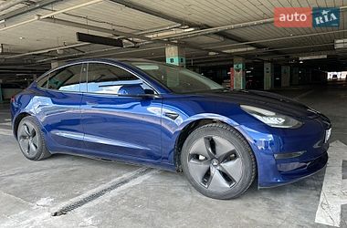 Седан Tesla Model 3 2019 в Львові