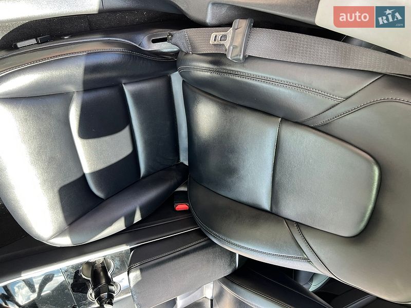 Седан Tesla Model 3 2019 в Львові