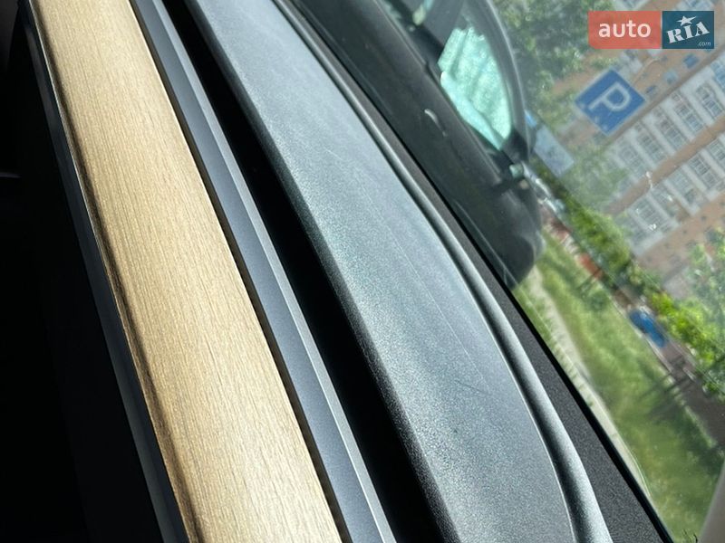 Седан Tesla Model 3 2019 в Львові