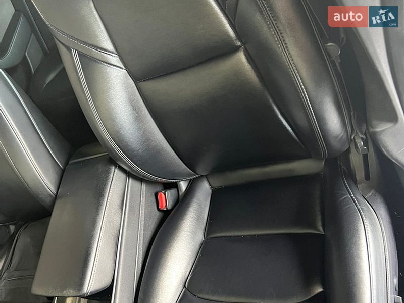 Седан Tesla Model 3 2019 в Львові