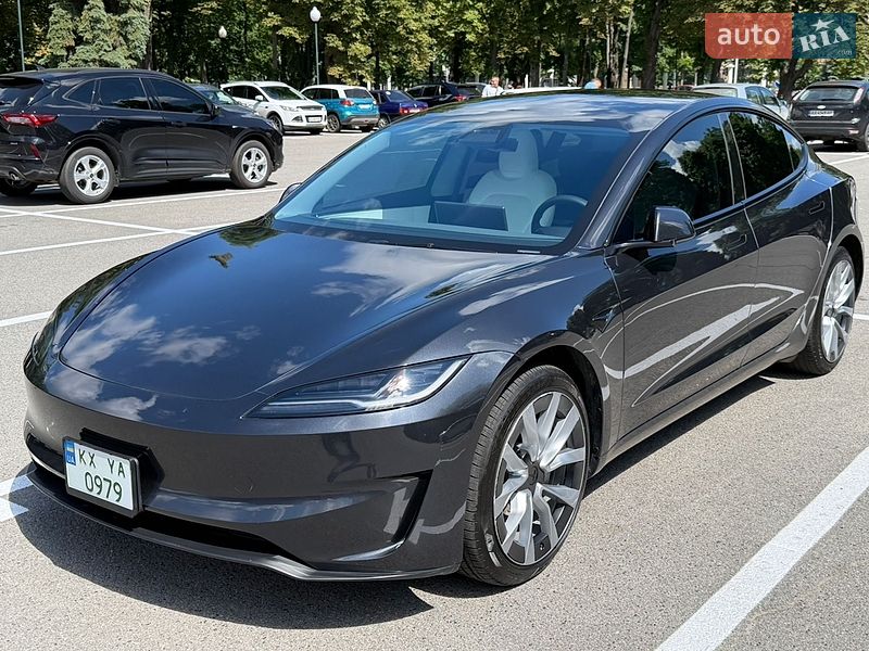 Седан Tesla Model 3 2025 в Харькове