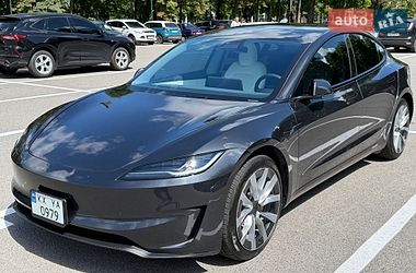 Tesla Model 3  2025