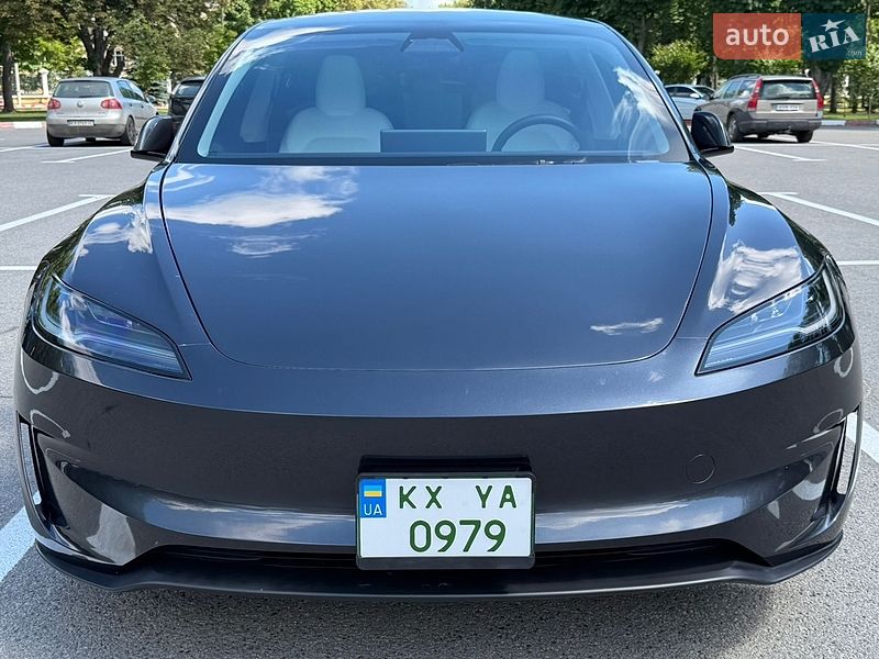 Седан Tesla Model 3 2025 в Харькове