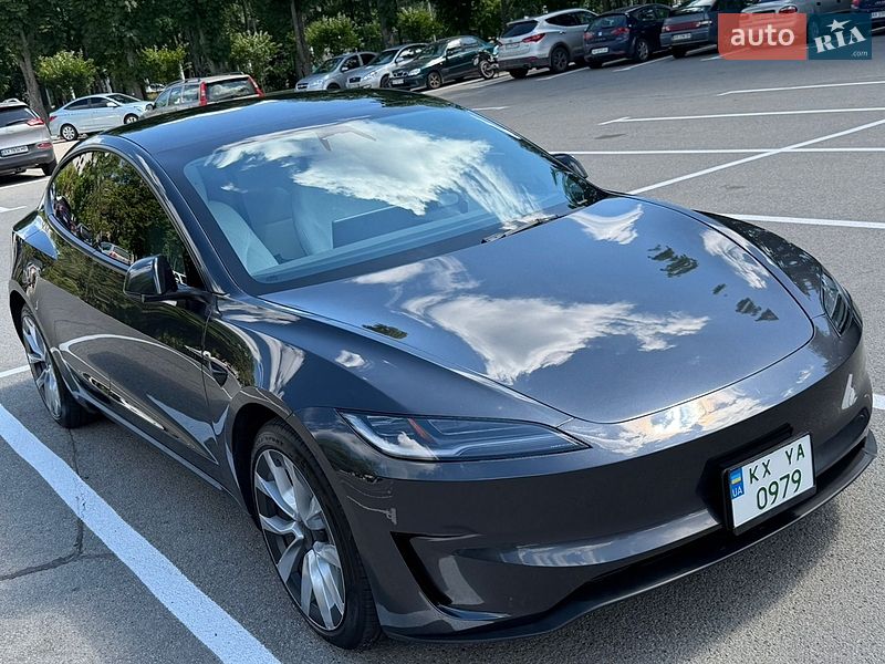 Седан Tesla Model 3 2025 в Харькове
