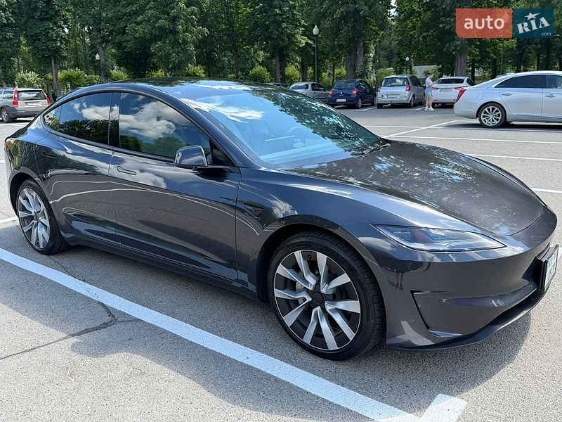 Седан Tesla Model 3 2025 в Харькове