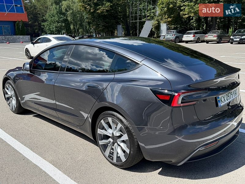 Седан Tesla Model 3 2025 в Харькове