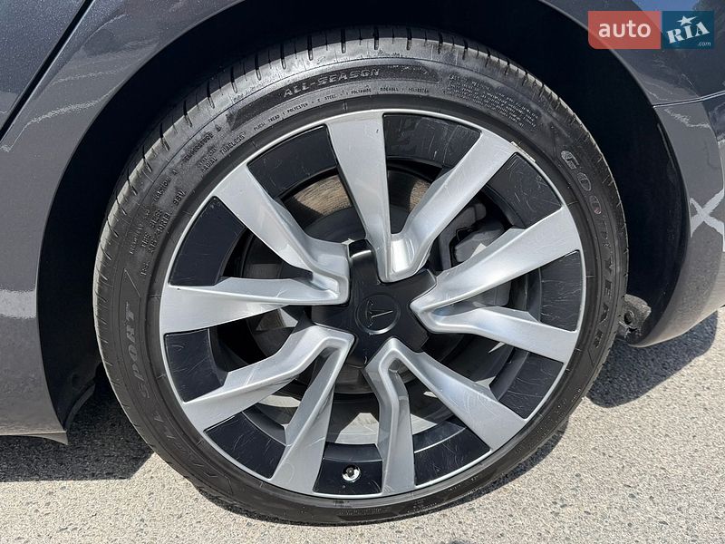 Седан Tesla Model 3 2025 в Харькове