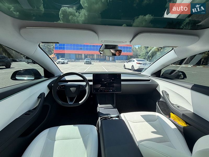 Седан Tesla Model 3 2025 в Харькове