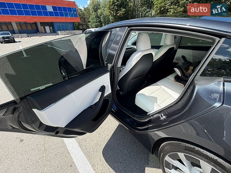 Седан Tesla Model 3 2025 в Харькове