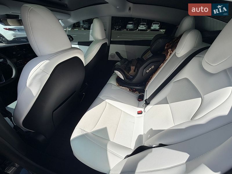 Седан Tesla Model 3 2025 в Харькове