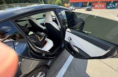 Седан Tesla Model 3 2025 в Харькове