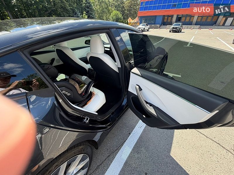 Седан Tesla Model 3 2025 в Харькове