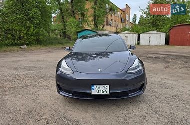 Tesla Model 3  2020