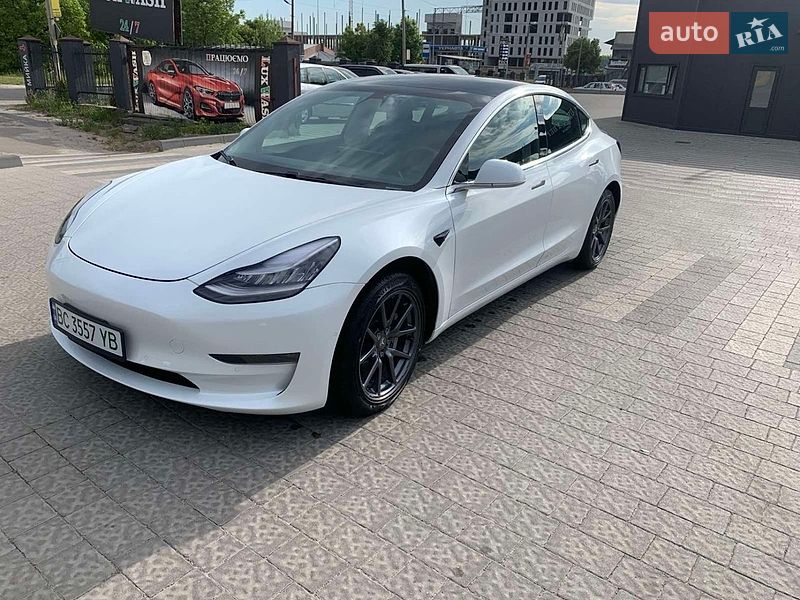 Tesla Model 3 2019